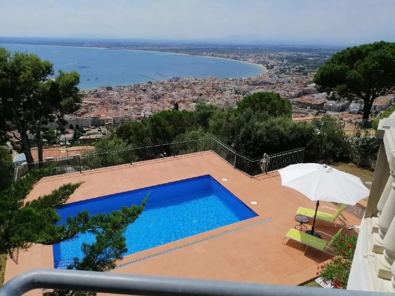 Casa Dorada Villa Roses Holiday home